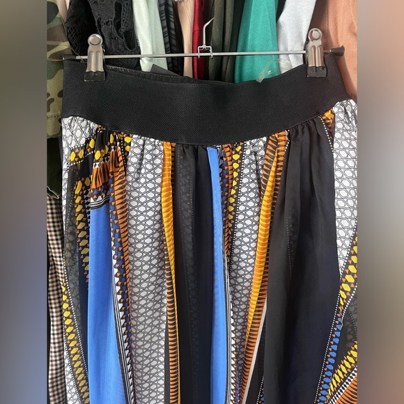 Fashion Nova maxi skirt - Picture 5 of 9